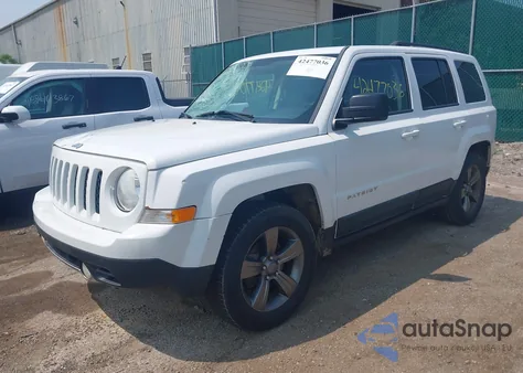 2015 Jeep Patriot Latitude z USA, uszkodzony, nr VIN 1C4NJPFAXFD429224